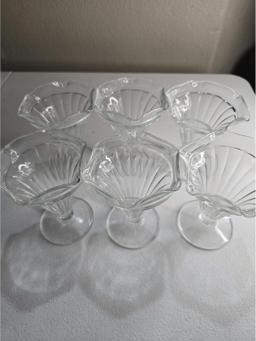 Set of 6 Vintage Clear Glass Dessert Cups